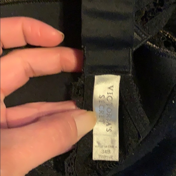 😋2 for $20 Victoria Secret Lace push up bra 34B - Picture 2 of 2